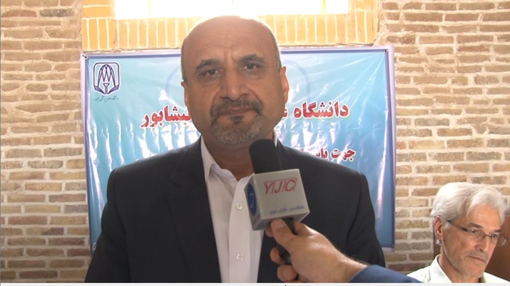 استقرار میز خدمت دانشکده علوم پزشکی در مسجد جامع نیشابور