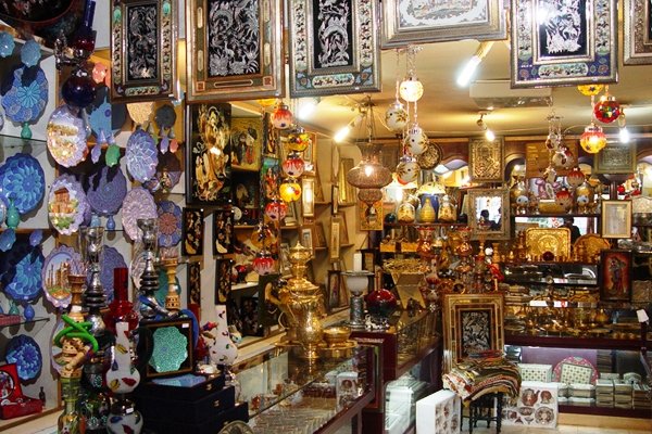 فعالیت چین در بازار صنایع دستی ایران یک معضل بزرگ است/ برنامه‌ریزی برای برگزاری نمایشگاه صنایع دستی ایران در آلمان