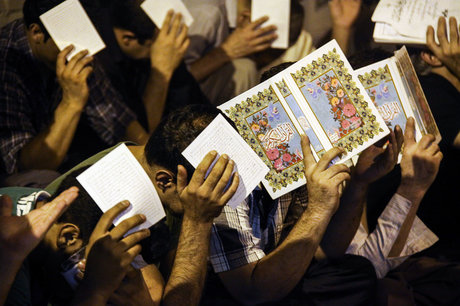 دانشگاه علوم و تحقیقات میزبان معتکفان تهرانی