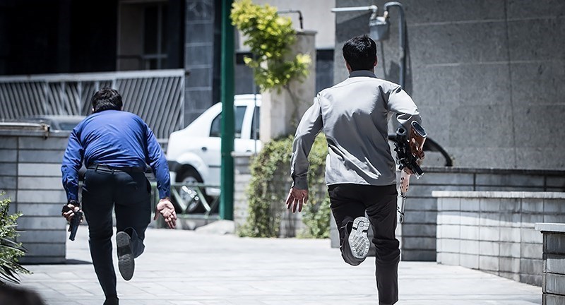 ایستادگی مجاهدان جان بر کف در مقابل ترقه&zwnj;بازی بزدلانه داعش
