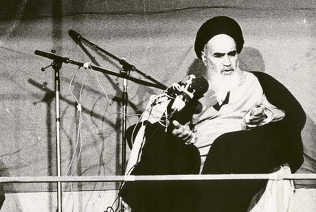 انحراف از دیدگاه&zwnj;های اقتصادی امام از زمان حاکمیت تکنوکرات&zwnj;ها کلید خورد/ در بخش بانکی فاصله زیادی با افکار امام گرفته&zwnj;ایم