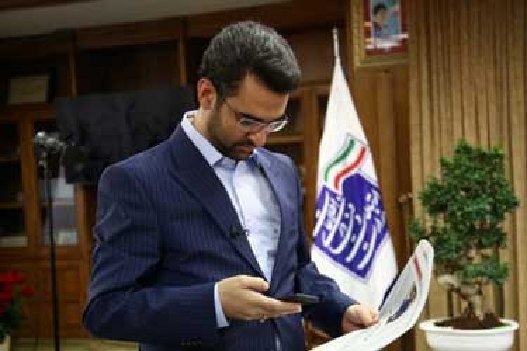وزیر از آزادی در توئیتر خبر ندارد و درخواست رفع فیلتر کرده!