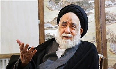 نظر ۲۰ شاگرد امام (ره) درباره مدیریت سیاسی و وزانت علمی امام خامنه&zwnj;ای