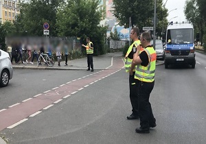 محاصره یک دبستان در برلین توسط نیروهای پلیس آلمان