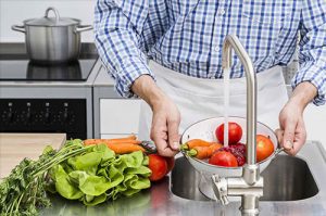 بهترین روش ضدعفونی کردن میوه‌ها