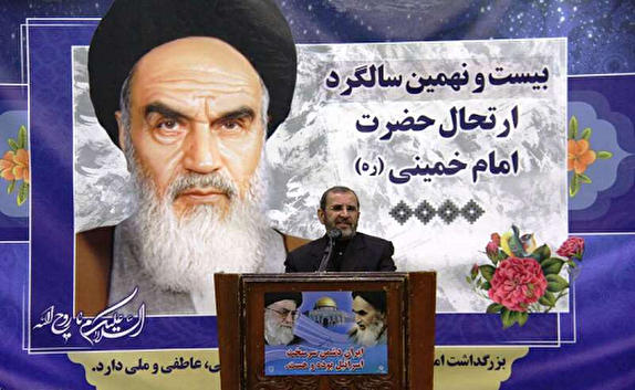 امام راحل با بهره گیری از آموزه&zwnj;های دینی راه هدایت و عزت را به جهانیان نشان داد