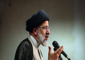 دوری و زاویه گرفتن از گفتمان امام و رهبری دلیل مشکلات کشور است