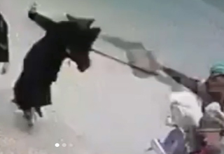 حمله وحشیانه سارق به زن محجبه!+فیلم