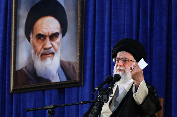 روشنگری رهبر انقلاب درباره انتشار &laquo;ویروس ناصبی&raquo;/ یک داعشی در نقش فعال حقوق بشر/ شوکه شدن مجری بی بی سی از اظهارات کارشناس برنامه علیه نتانیاهو/ سقوط بالابر به همراه دو کارگر + فیلم