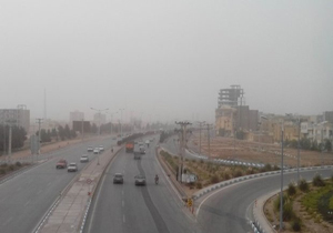 ورود گرد و غبار به آسمان کرمان/ شاخص آلودگی هوا بیش از 3 برابر حد مجاز + فیلم