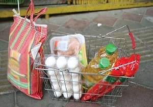 توزیع ۸۰۰ سبد غذایی بین خانواده‌های زندانیان در خراسان جنوبی