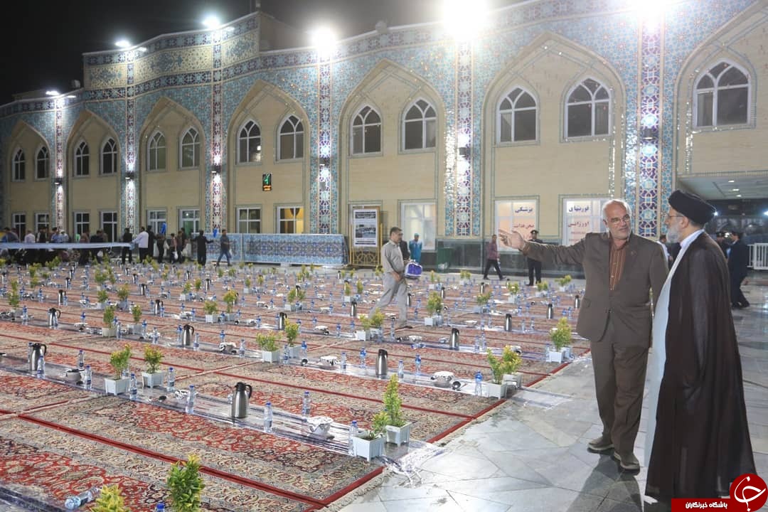 بزرگترین سفره افطار جهان اسلام در حرم امام رضا (ع ) + تصاویر