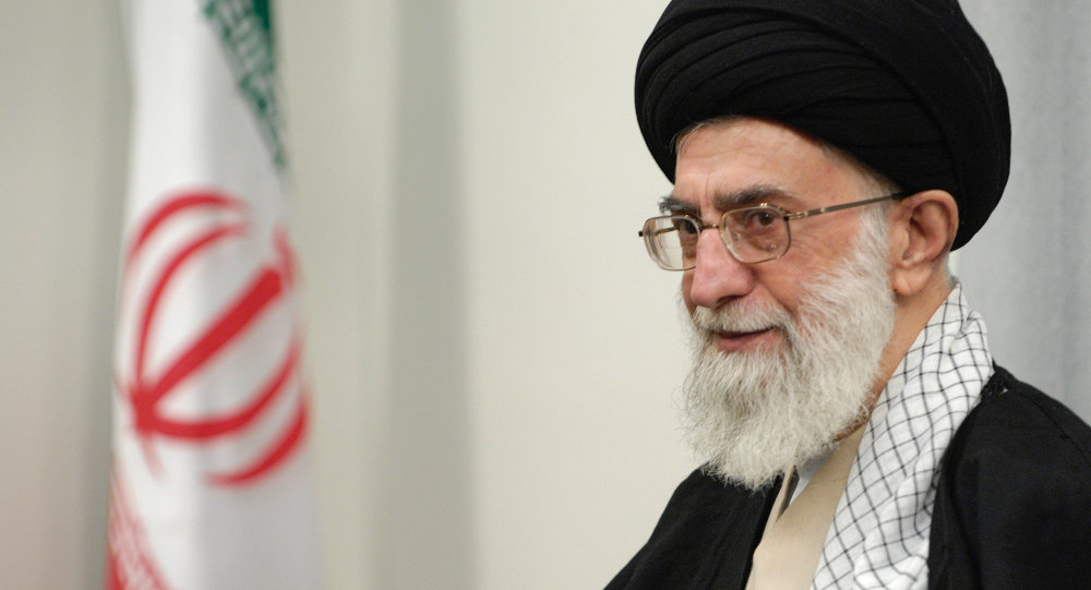 ناگفته هایی از زندگی رهبر انقلاب از زبان رائفی پور + فیلم