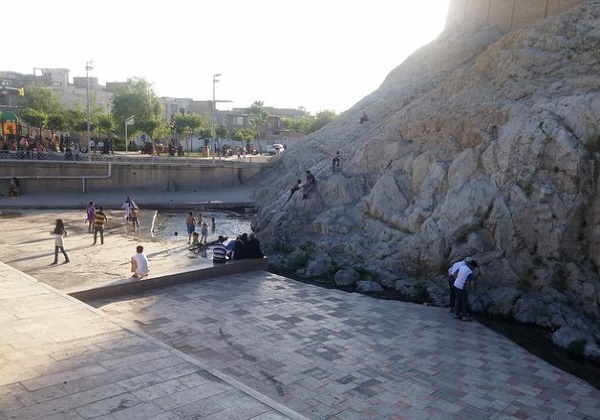 چشمه علی خشک نشده است