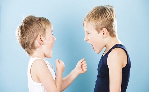 چگونه دفاع کردن از خود را به فرزندانمان آموزش بدهیم؟