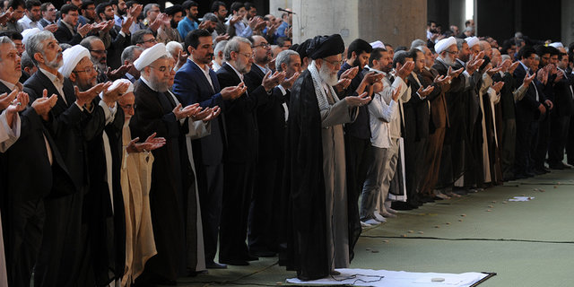 نماز عید فطر چگونه اقامه می&zwnj;شود؟