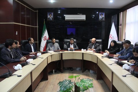 ورود سیاست به عرصه فرهنگ آسیب زا خواهد بود