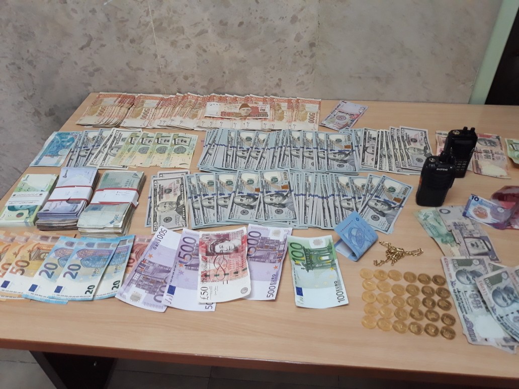 سرقت به شیوه کف زنی و با عنوان جعلی پلیس از گردشگران خارجی + عکس
