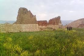 مرمت قلعه شیاخ واقع در شهرستان دهلران