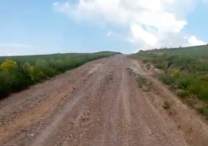 نگاهی به اوضاع نامناسب جاده روستای "زاویه" + فیلم