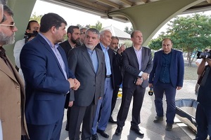 تقدیر از الهه احمدی در حاشیه بازدید صالحی امیری از اردوی تیراندازی
