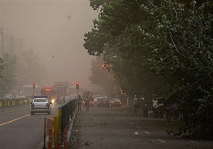 مصدومیت ۱۱ نفر بر اثر تصادف سه خودرو در طوفان چالوس