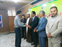الگو سازی نامناسب در جامعه برای جوانان