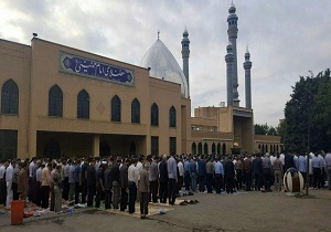 اقامه نماز عید سعید فطر به امامت حجت الاسلام و المسلمین قریشی در ارومیه