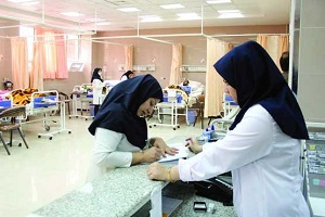 تأخیر 10 ماهه در پرداخت کار&zwnj;انه پرستاران/ مشکل حقوق با سهام بیمارستان&zwnj;ها حل می&zwnj;شود