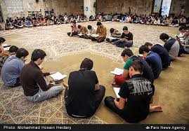 اعتکاف 700 دانش آموز مشهدی در حرم مطهررضوی