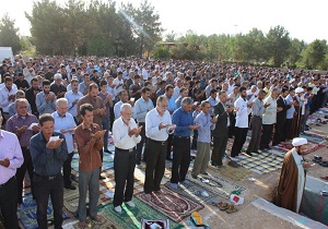 اقامه نماز عید سعید فطر در شهرستان خاتم