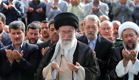 نماز عید سعید فطر به امامت رهبر انقلاب اسلامی اقامه شد