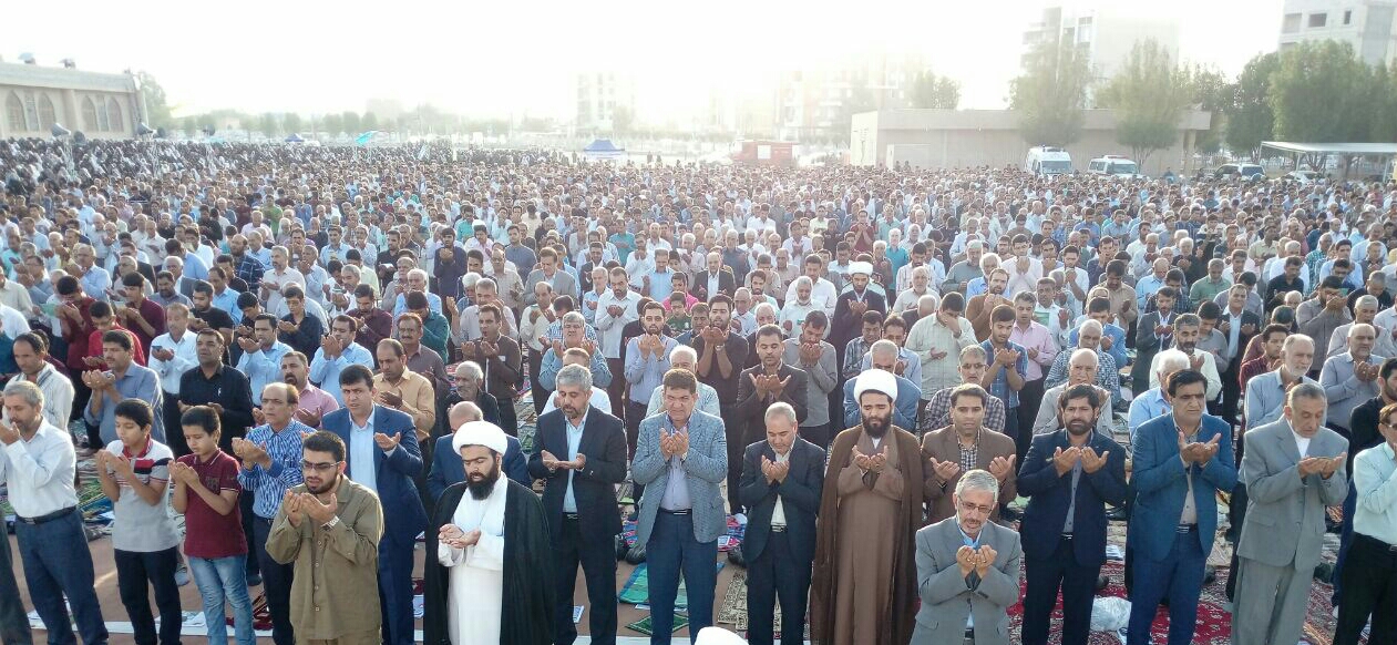 نماز باشکوه عید فطر درمصلی های نماز سراسراستان کرمان برگزار شد+تصاویر