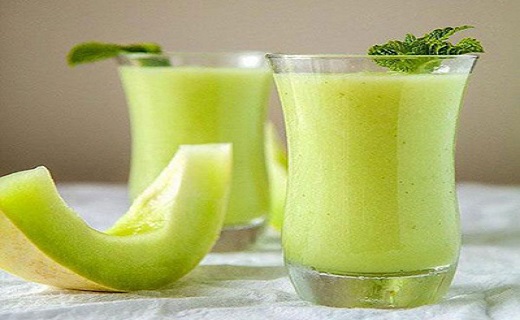 آب&zwnj;میوه&zwnj;ای که طراوت و زیبایی پوست و مو را برای شما به ارمغان می&zwnj;آورد/ پیشگیری از چروک شدن پوست با آب&zwnj;میوه&zwnj;ای تابستانی