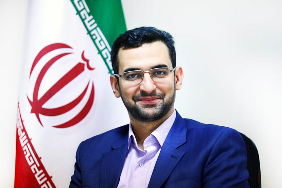 تصویری از وزیر ارتباطات در حال تماشای بازی ایران و مراکش در منزل