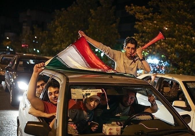 مردم بوشهر پیروزی تیم ملی فوتبال را جشن گرفتند