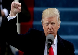 هافینگتن‌پست: ترامپ آرزو دارد یک دیکتاتور باشد!