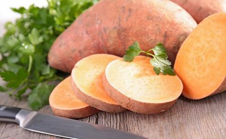 ۷ نوشیدنی برای درمان آکنه و جوش&zwnj;های پوستی