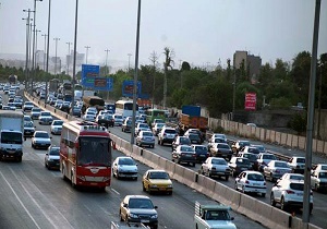 ترافیک در آزادراه کرج-تهران سنگین است