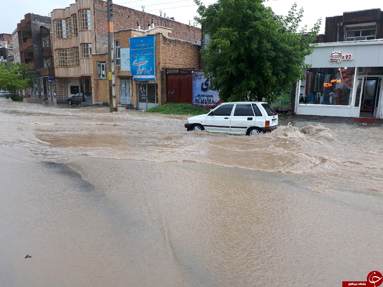آبگرفتگی معابر شهری در آذربایجان غربی + تصاویر&lrm;