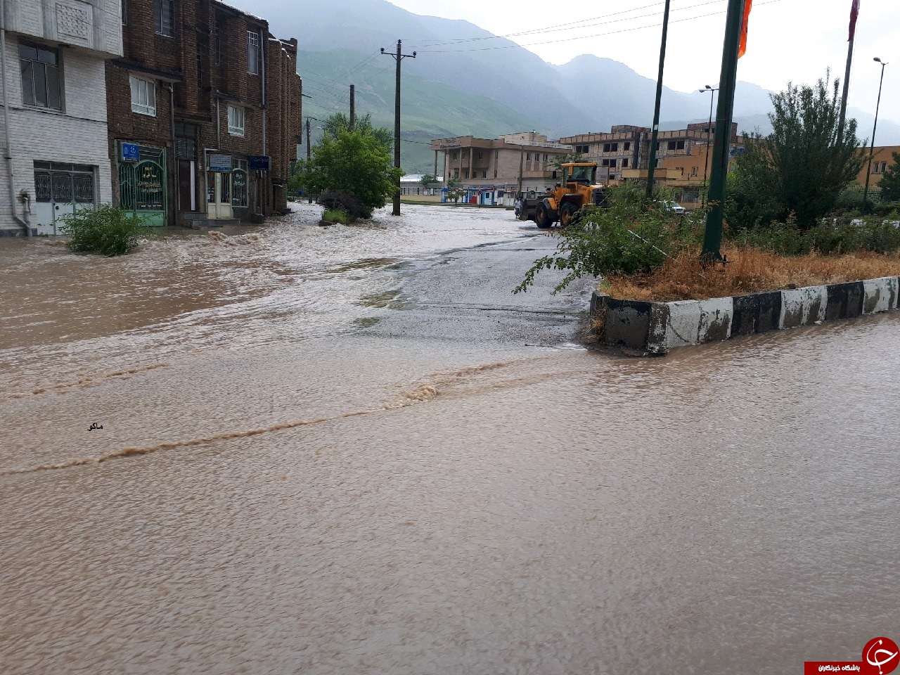 آبگرفتگی معابر شهری در آذربایجان غربی + تصاویر&lrm;