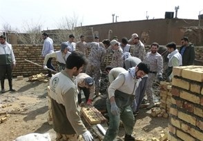 مسئوولان برای کاهش محرومیت&zwnj;ها در جم تلاش کنند