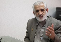 نویسندگان نامه مذاکره با آمریکا به وادادگی دچار شده اند