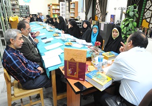 شاهنامه حکیم ابوالقاسم فردوسی جزء آثار ادبی بزرگ جهانی است