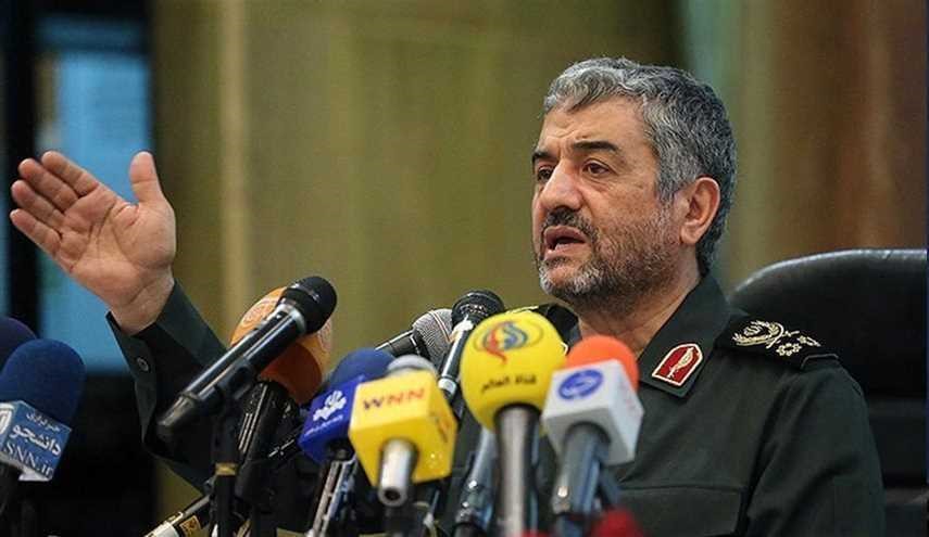 سازش با آمریکا به معنای مرگ انقلاب اسلامی است