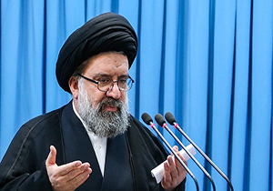تریبون نماز جمعه بصیرت افزایی می‌کند
