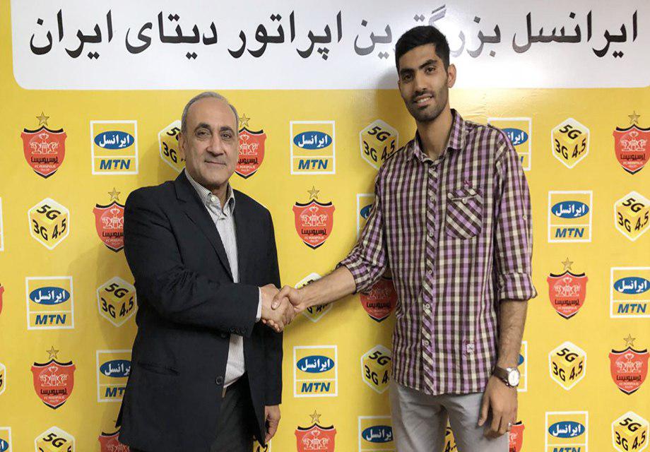 محمد انصاری طبق قولی که داده بود با پرسپولیس تمدید کرد