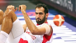حدادی آسیب دید؛ میرزایی راهی بیمارستان شد