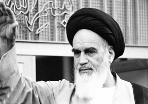 امام با اسلام ناب توانست کفر را به زانو درآورد