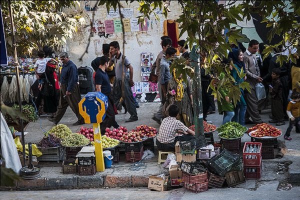 شهرداران دستفروشان مواد غذایی در شهر&zwnj;ها را ساماندهی کنند